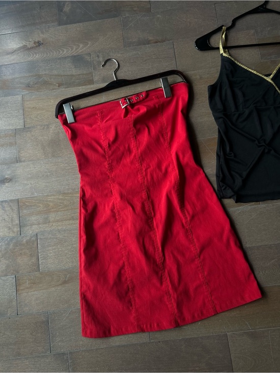 limitee Dresses & Skirts - Strapless Red Belted Mini Dress